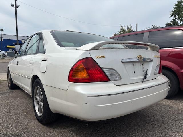 Toyota Avalon XL 2002