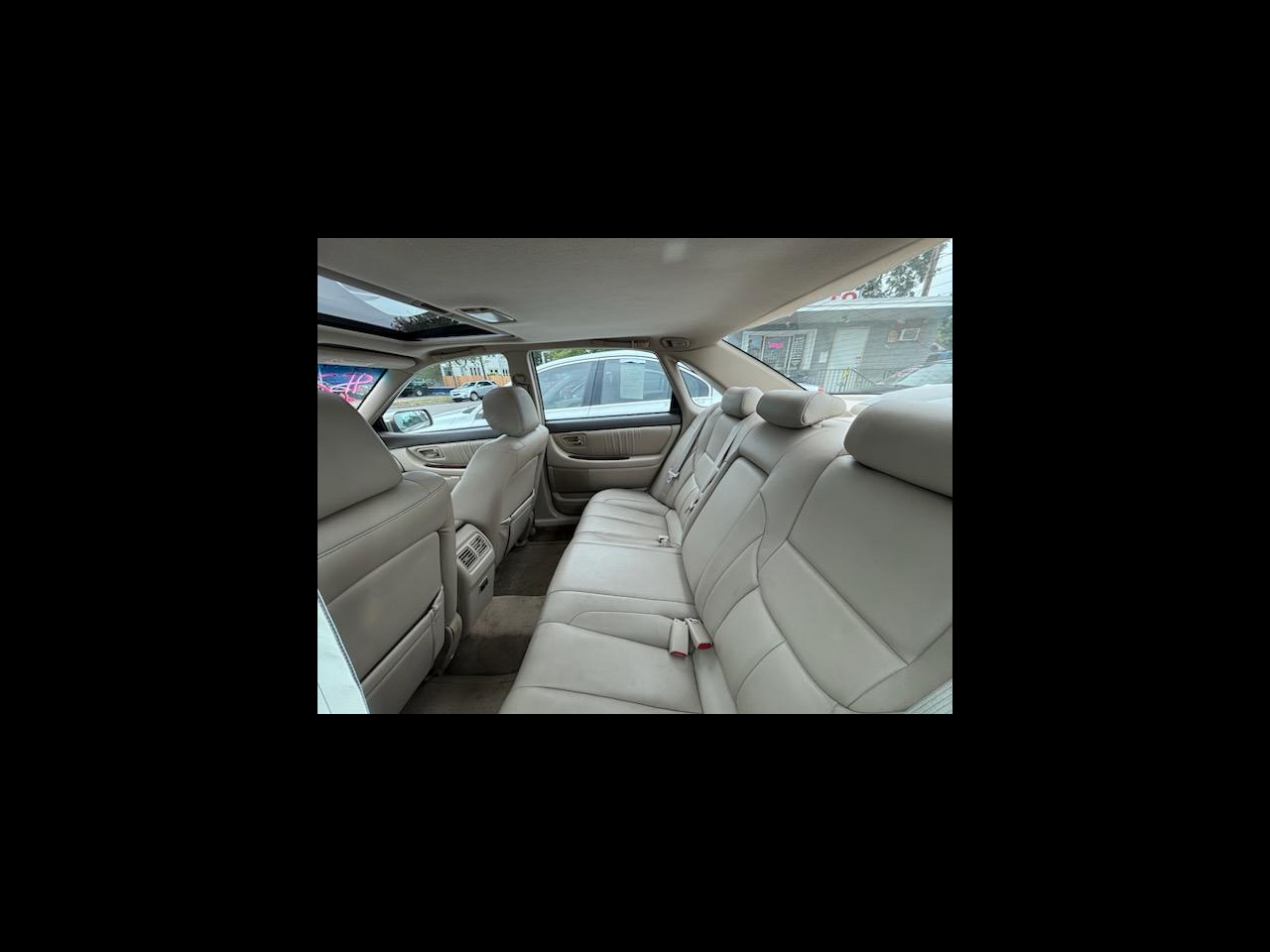 Toyota Avalon XLS 2000