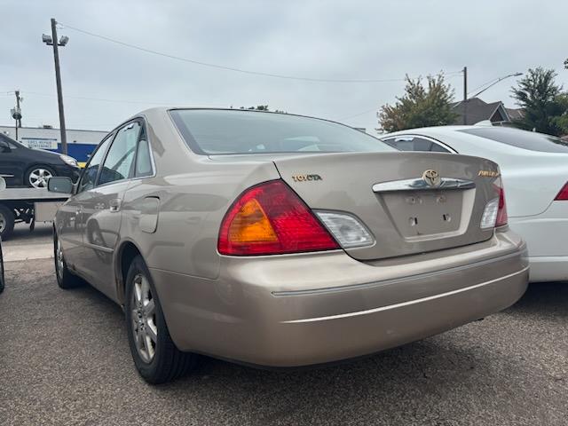 Toyota Avalon XLS 2000