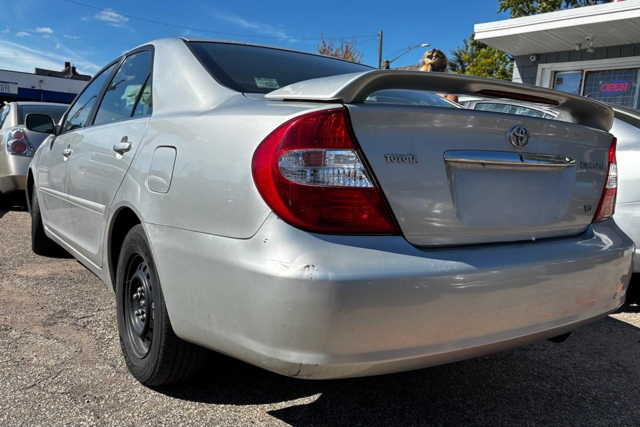 Toyota Camry LE V6 2004