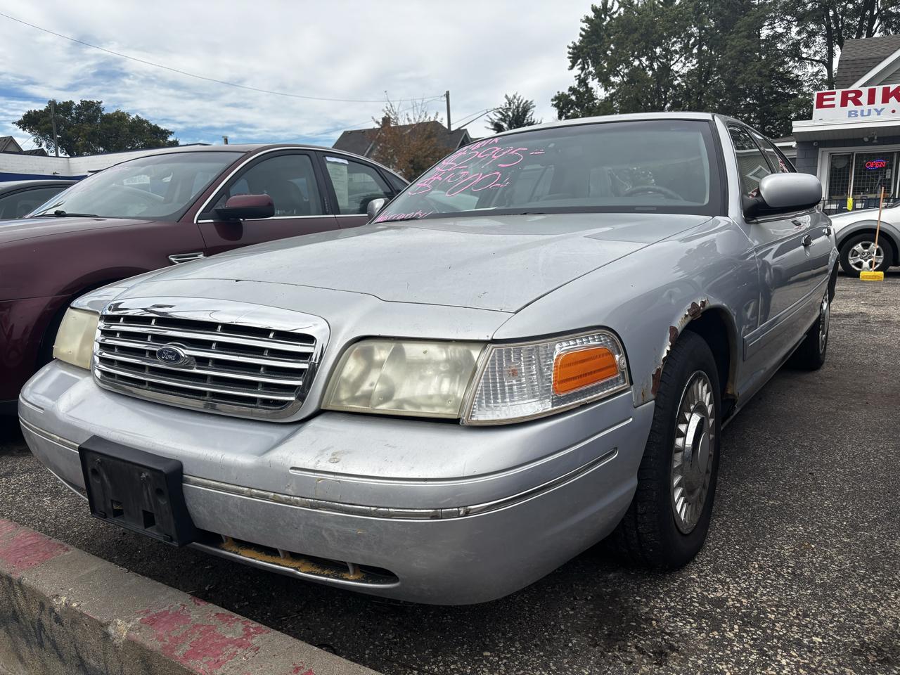 Ford Crown Victoria Base 2001