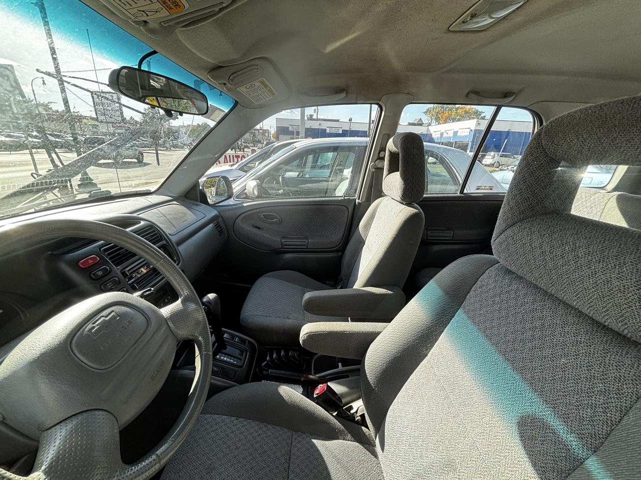 Chevrolet Tracker 4-Door Hardtop 4WD 2002