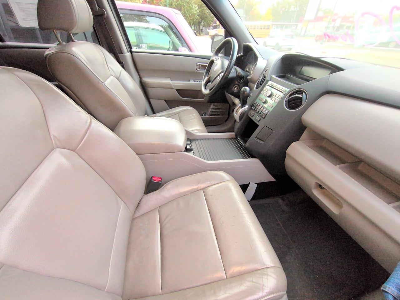 Honda Pilot EX-L 4WD 5-Spd AT 2011