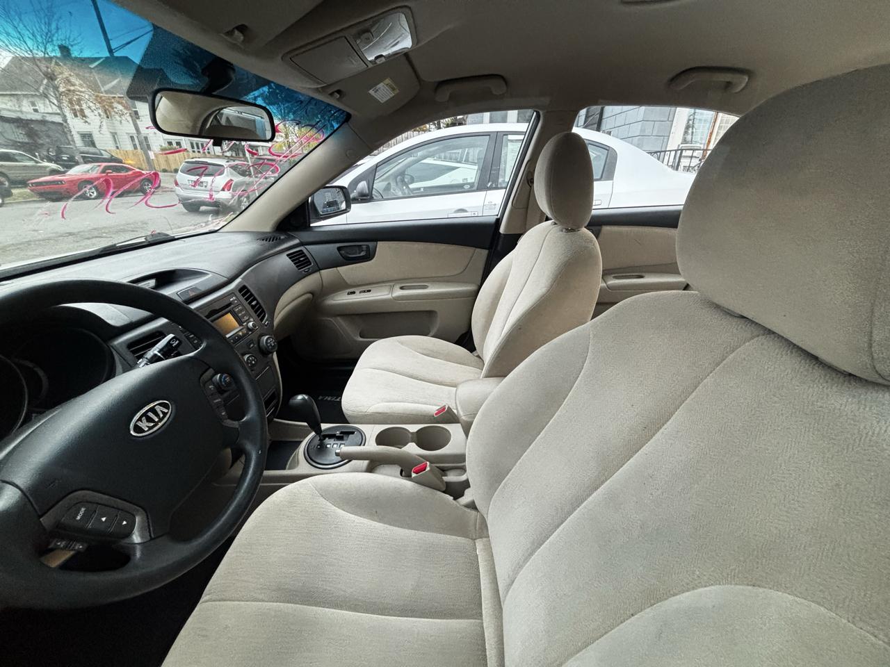 Kia Optima LX 2010