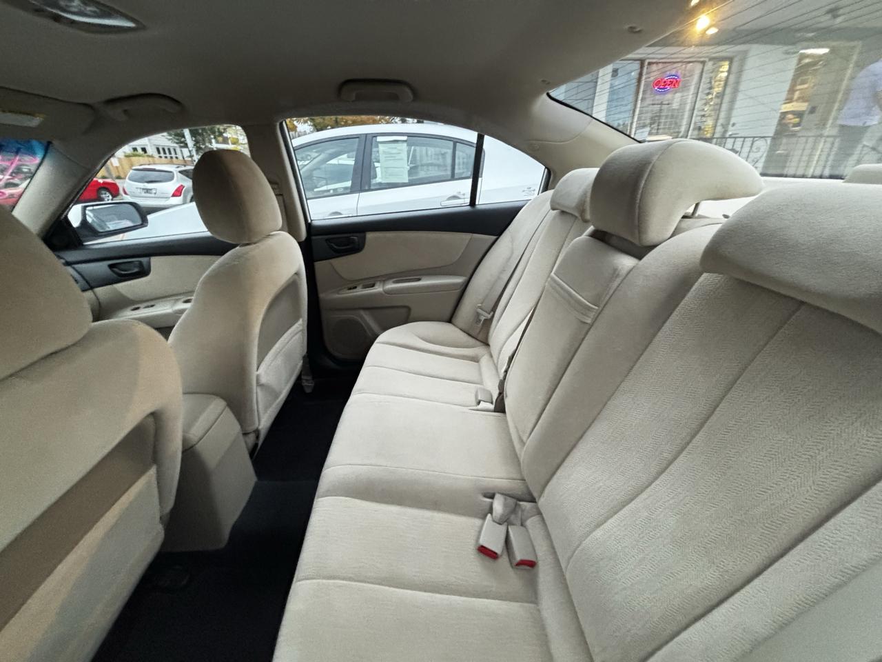 Kia Optima LX 2010
