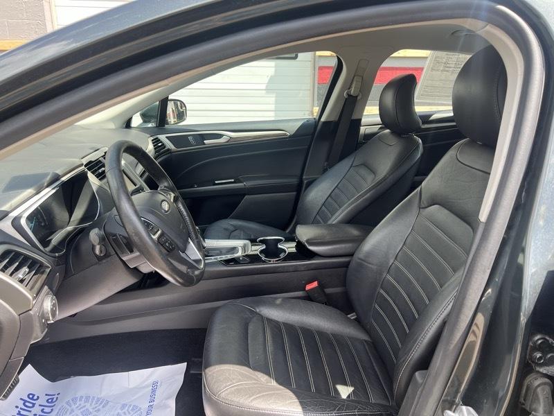 2016 Ford Fusion SE - Photo 9