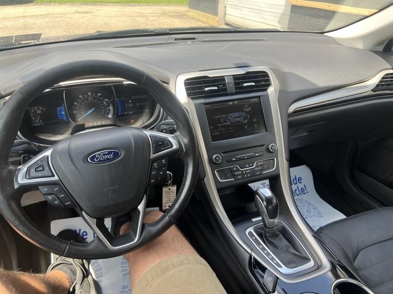 2016 Ford Fusion SE - Photo 10
