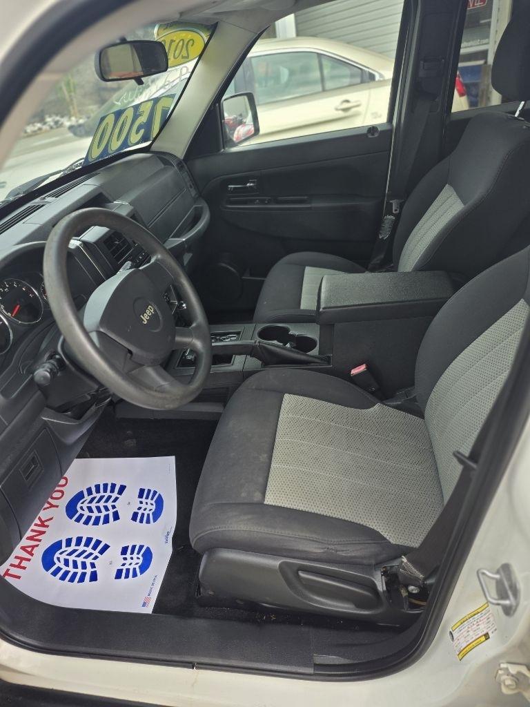 Jeep Liberty Sport 4WD 2010
