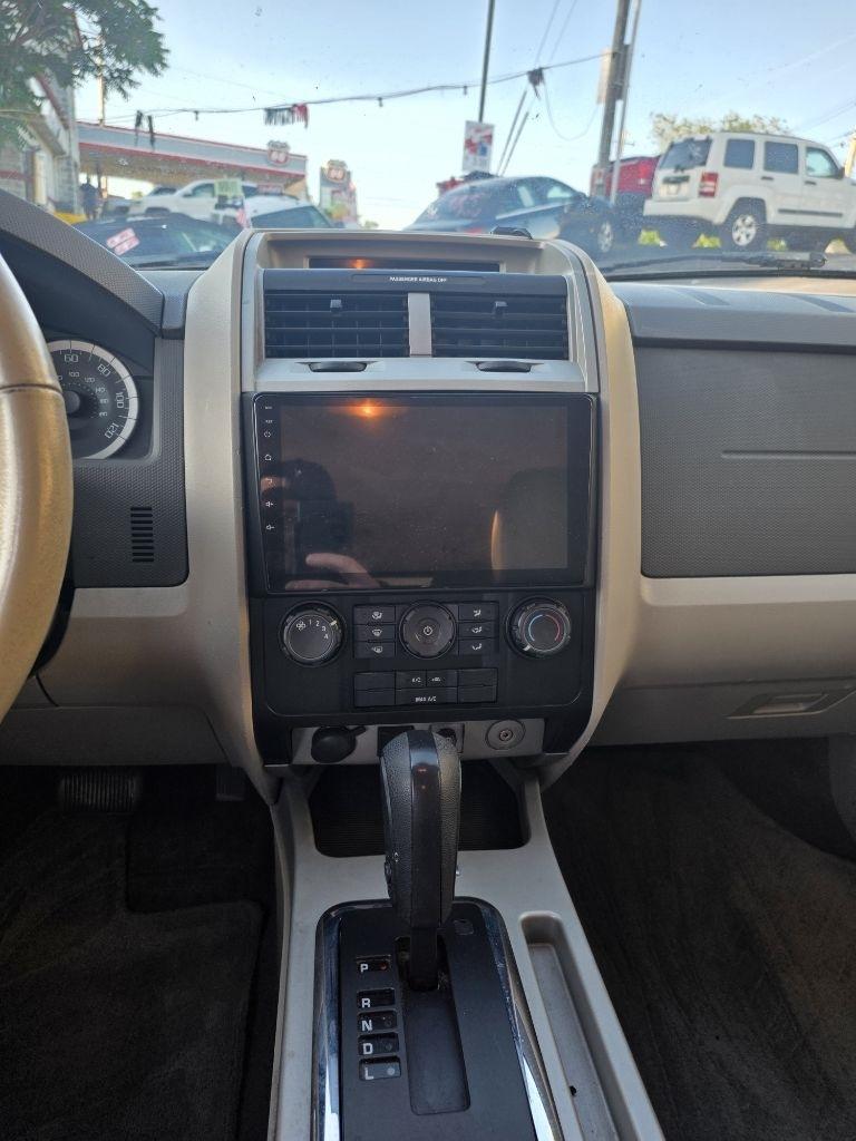 Ford Escape XLT FWD 2010
