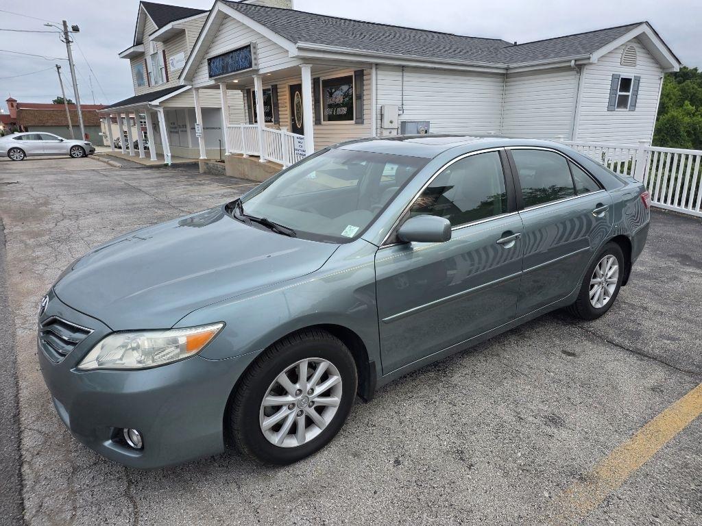 Toyota Camry LE 6-Spd AT 2010