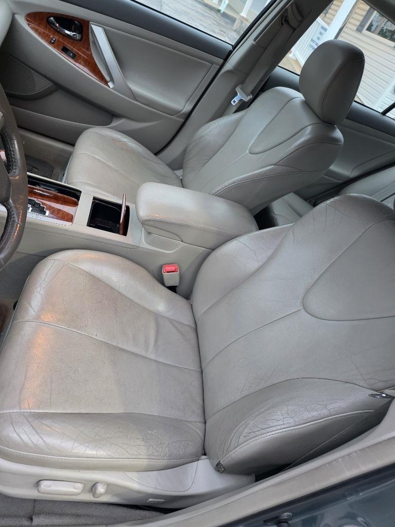 Toyota Camry LE 6-Spd AT 2010