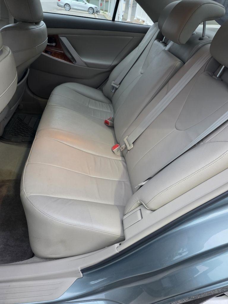Toyota Camry LE 6-Spd AT 2010