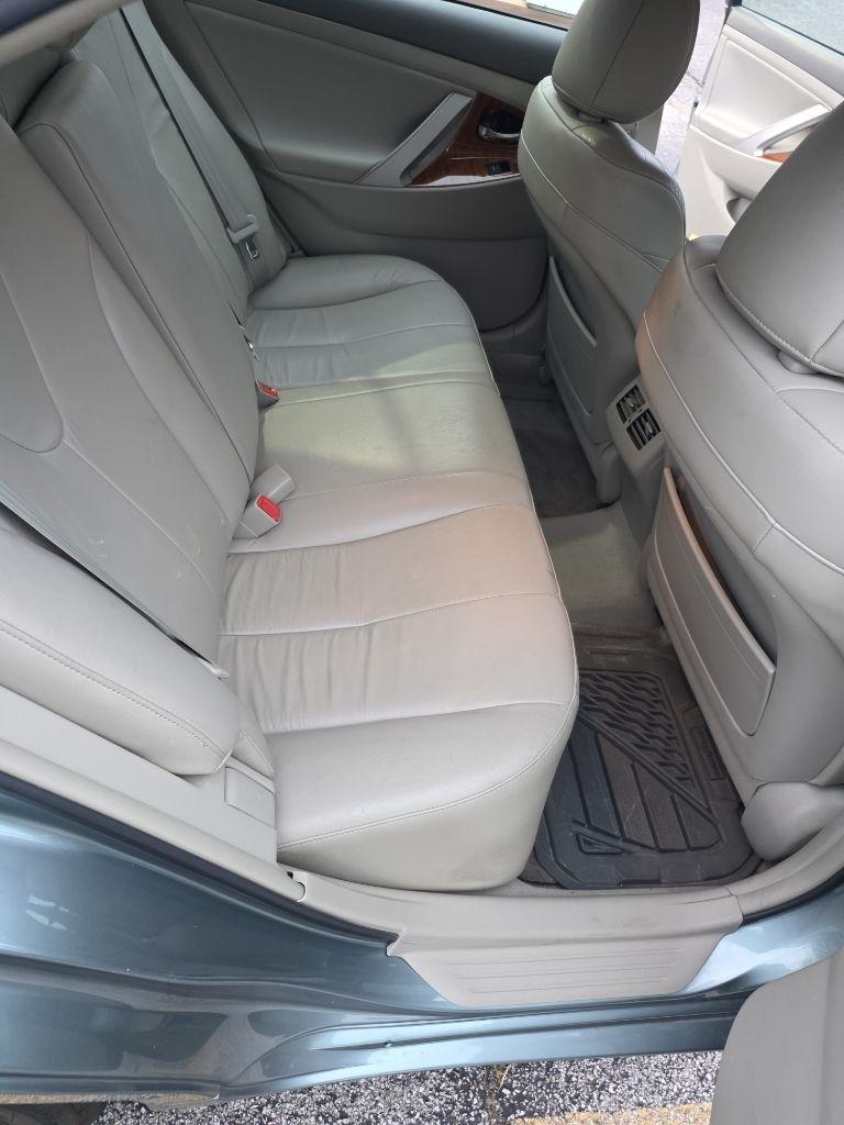 Toyota Camry LE 6-Spd AT 2010