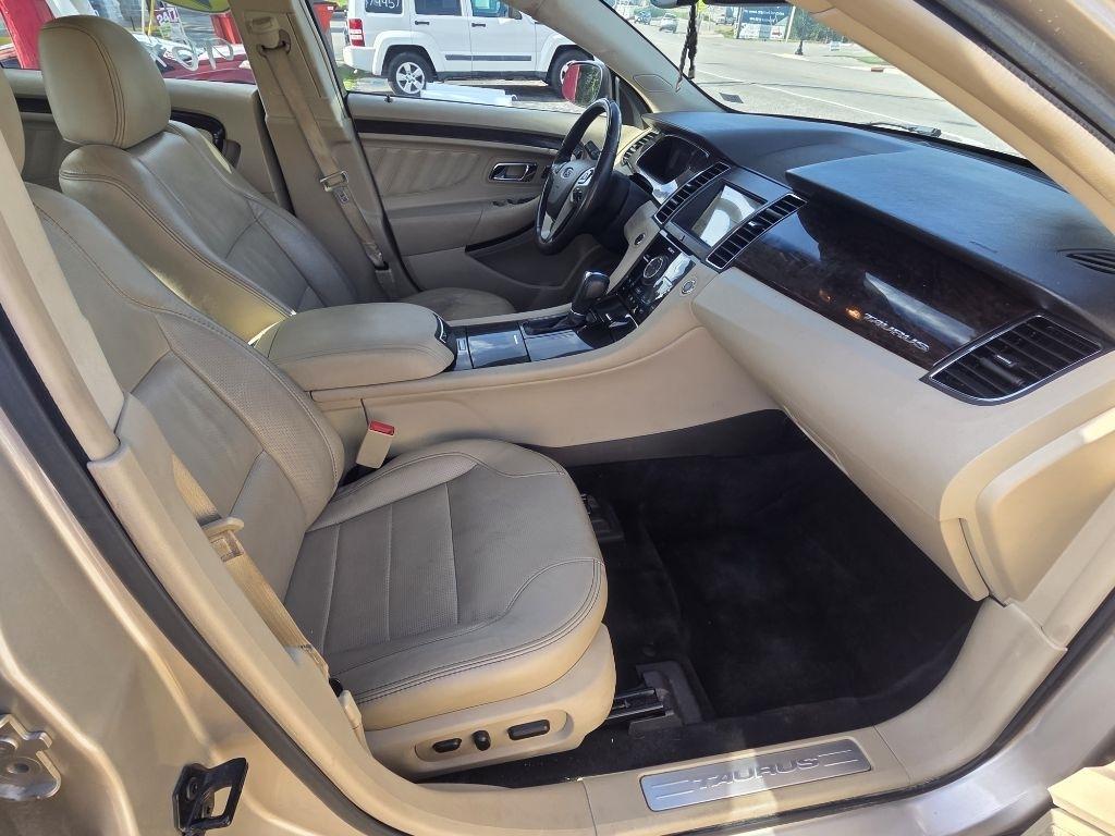 Ford Taurus Limited AWD 2017