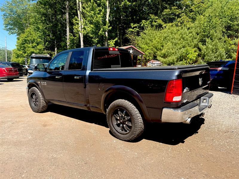 RAM 1500 SLT Quad Cab 4WD 2016