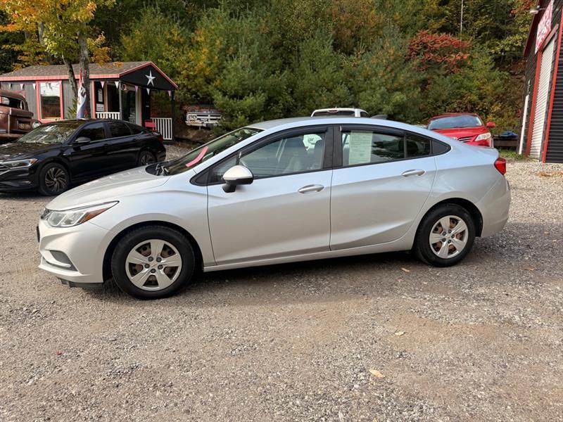 Chevrolet Cruze LS 6M 2018