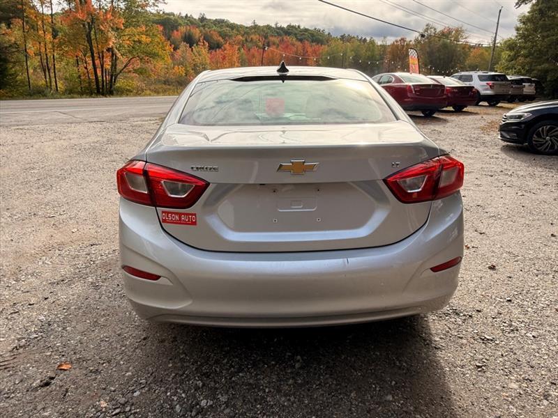Chevrolet Cruze LS 6M 2018