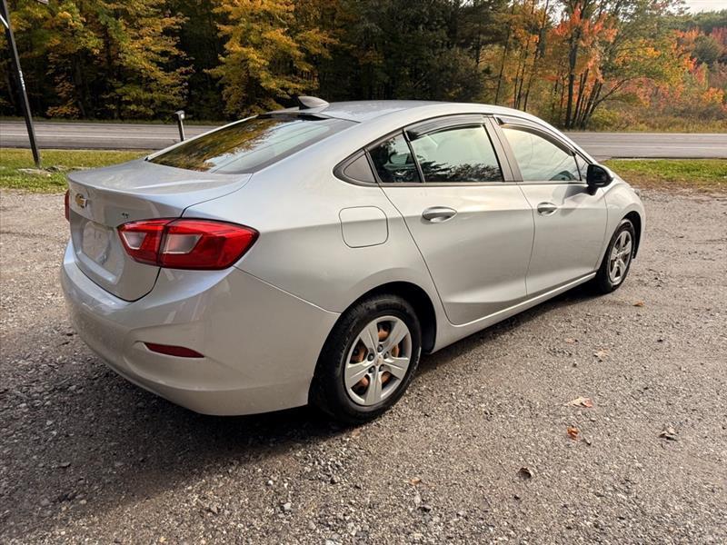 Chevrolet Cruze LS 6M 2018