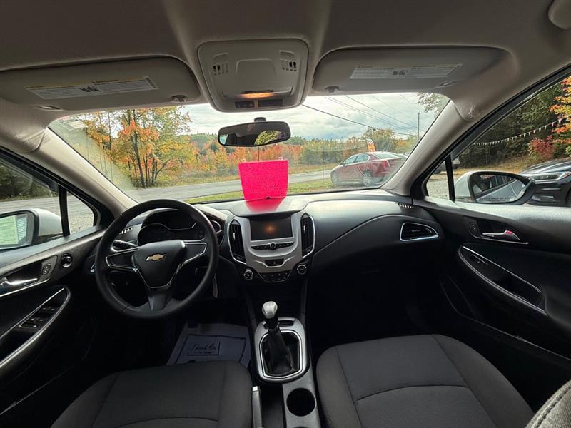 Chevrolet Cruze LS 6M 2018