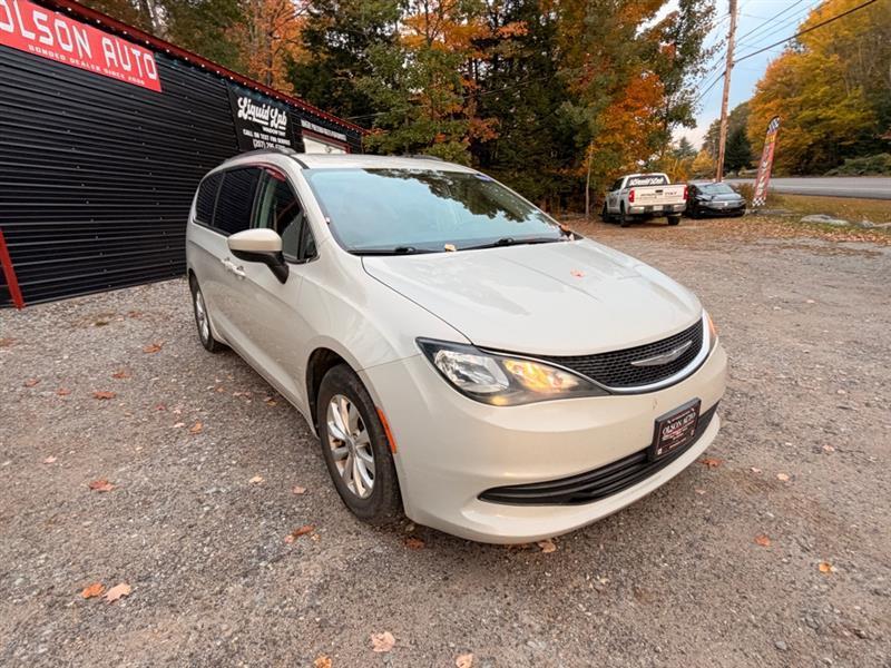 Chrysler Pacifica Touring 2017