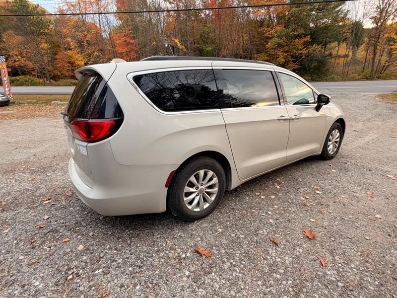 Chrysler Pacifica Touring 2017