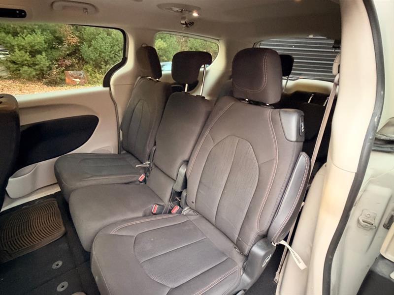 Chrysler Pacifica Touring 2017