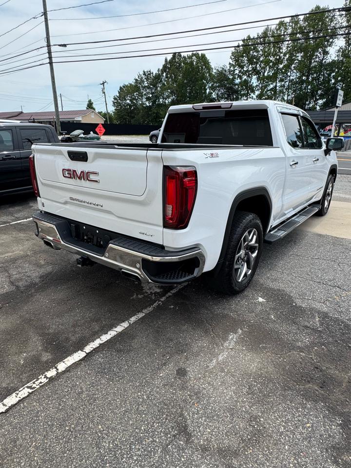 GMC Sierra 1500 4WD Crew Cab 143.5" SLT 2023