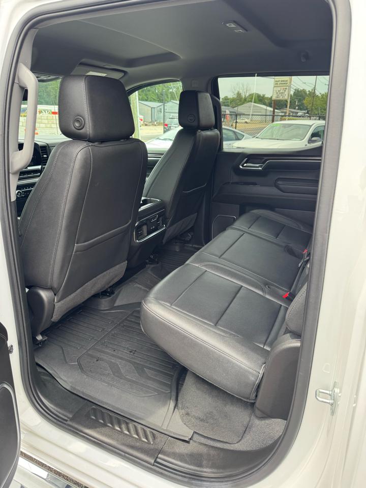 GMC Sierra 1500 4WD Crew Cab 143.5" SLT 2023