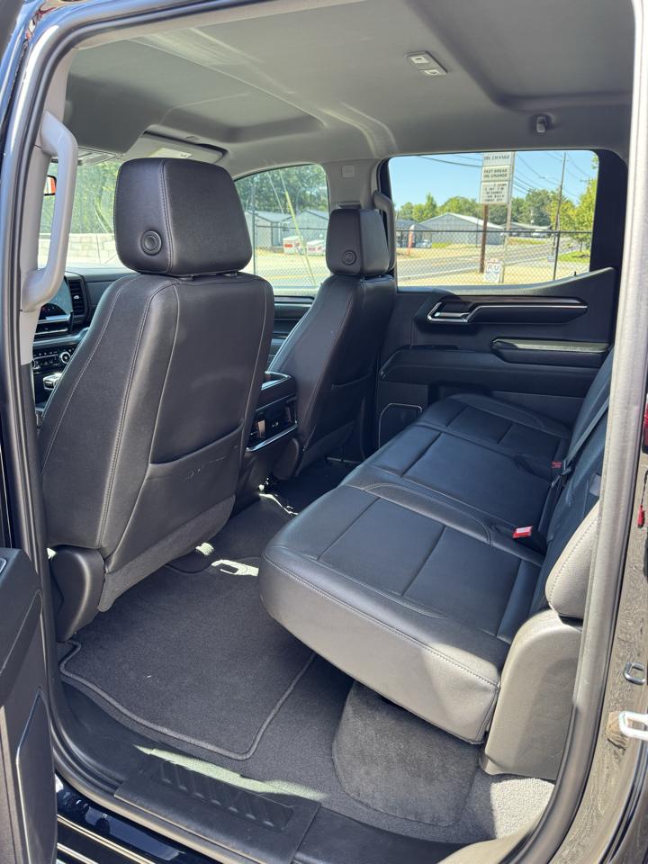 GMC Sierra 1500 4WD Crew Cab 147" SLT 2024