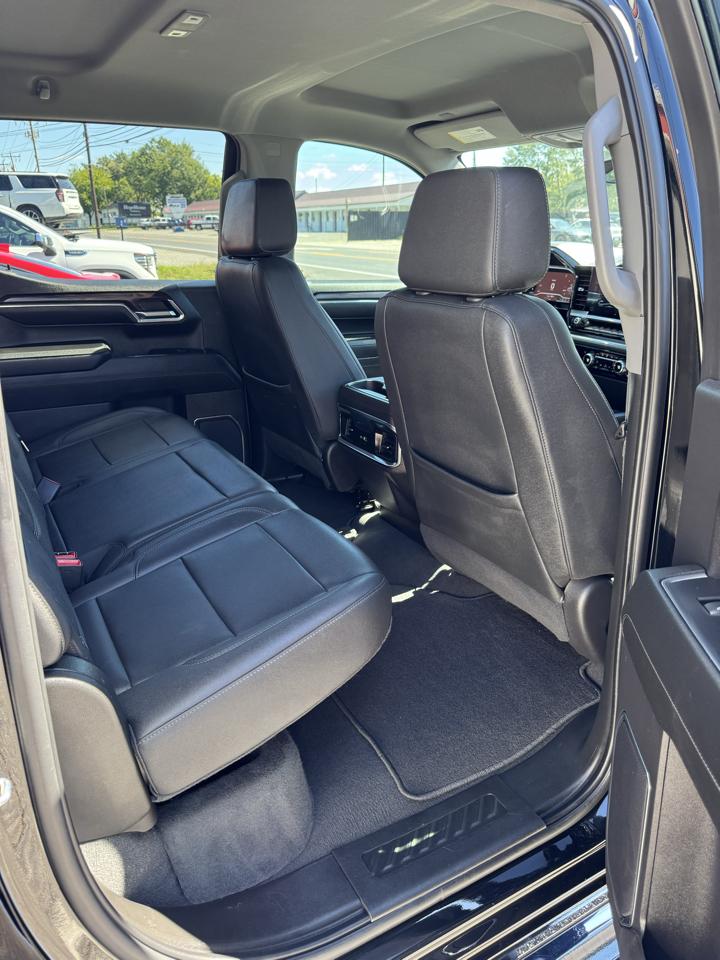 GMC Sierra 1500 4WD Crew Cab 147" SLT 2024