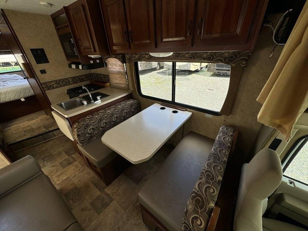 Forest River Sunseeker  2014