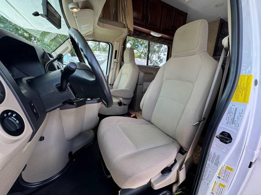 Forest River Sunseeker  2014