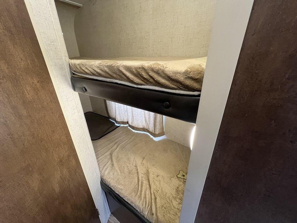 Venture RV Sonic  2017