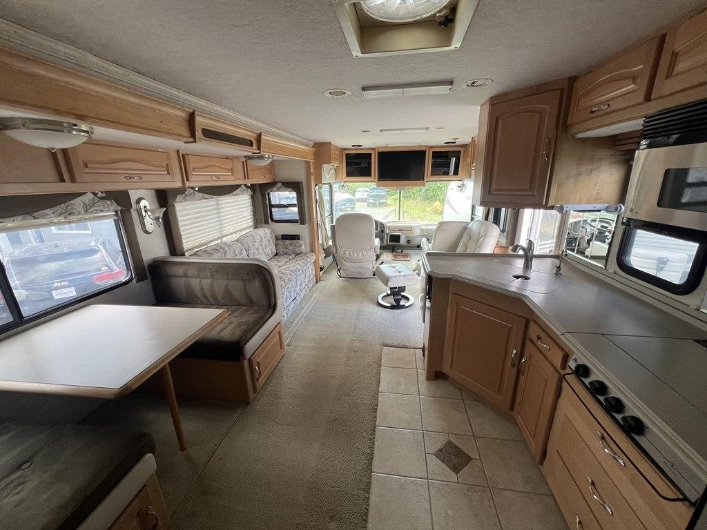 National RV Dolphin  2004