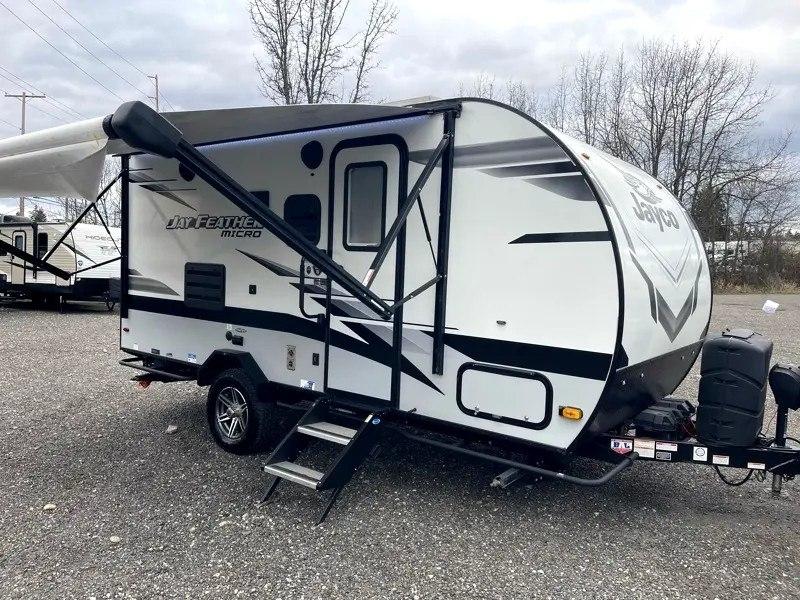 Jayco Jay Feather  2022