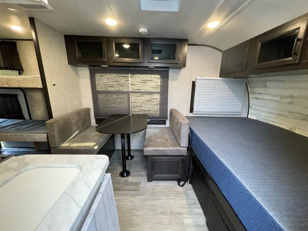 Jayco Jay Feather  2022