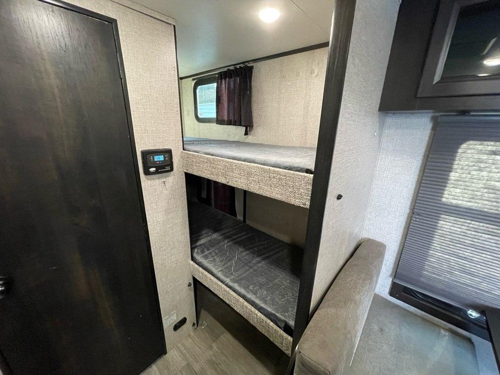 Jayco Jay Feather  2022