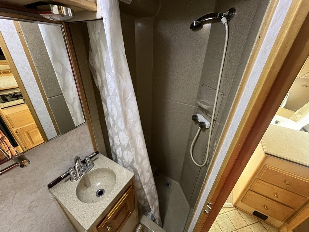 Chinook RV Dream  2004