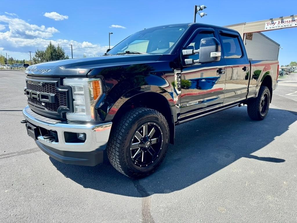 2017 Ford F-350 SD Lariat Crew Cab 4WD