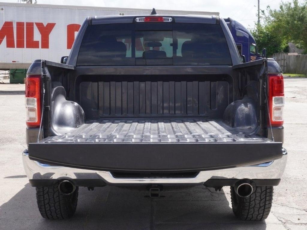 RAM 1500 Big Horn 4x2 Crew Cab 5'7" Box 2020