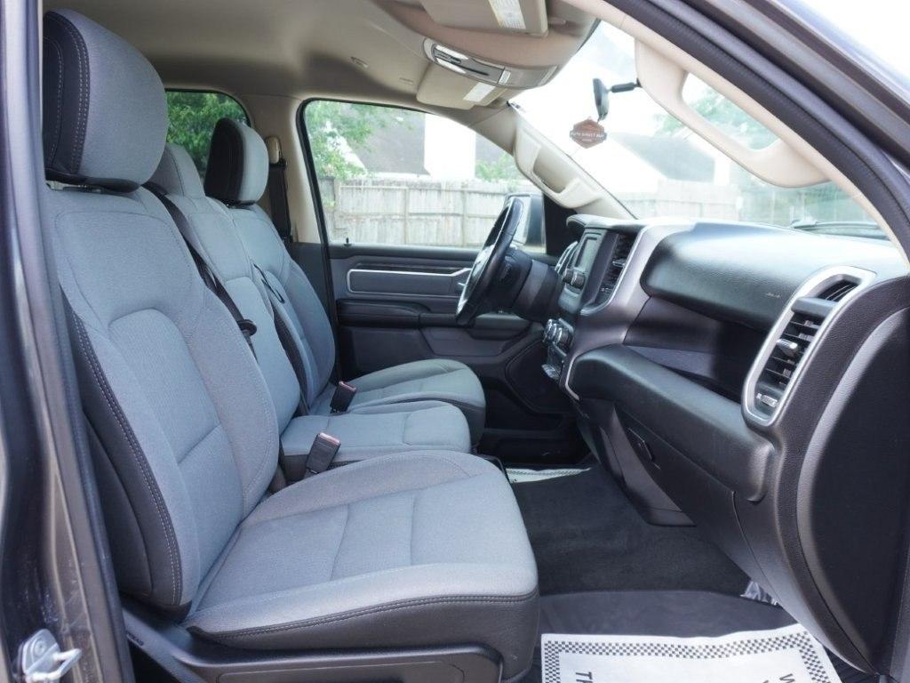 RAM 1500 Big Horn 4x2 Crew Cab 5'7" Box 2020