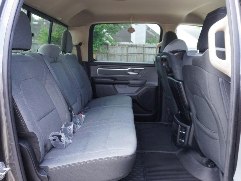 RAM 1500 Big Horn 4x2 Crew Cab 5'7" Box 2020