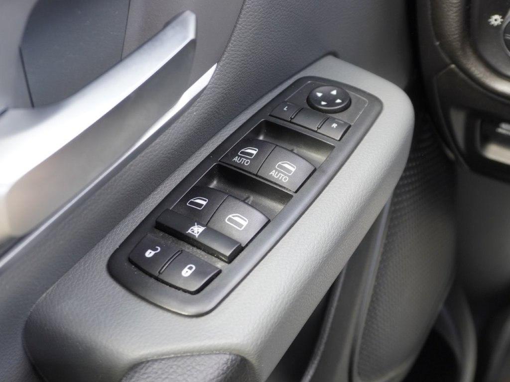 RAM 1500 Big Horn 4x2 Crew Cab 5'7" Box 2020