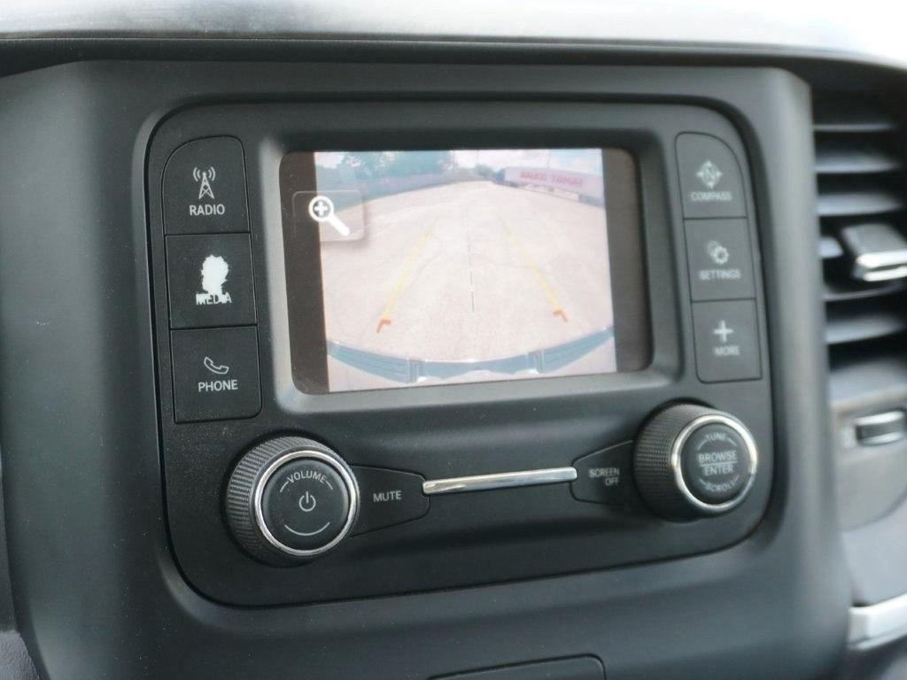 RAM 1500 Big Horn 4x2 Crew Cab 5'7" Box 2020