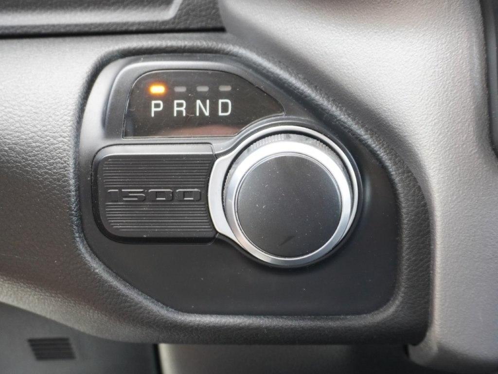 RAM 1500 Big Horn 4x2 Crew Cab 5'7" Box 2020