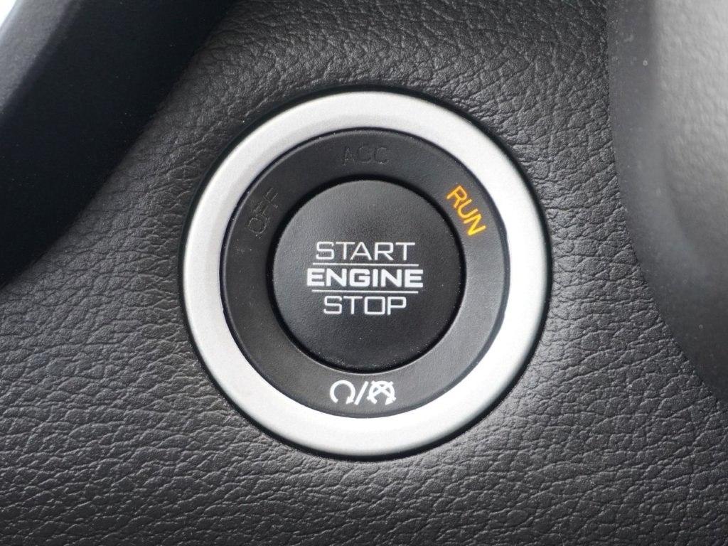 RAM 1500 Big Horn 4x2 Crew Cab 5'7" Box 2020