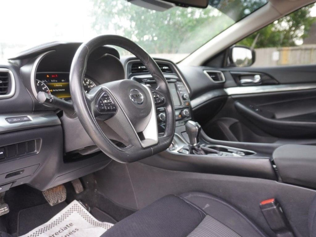 Nissan Maxima S 3.5L 2020