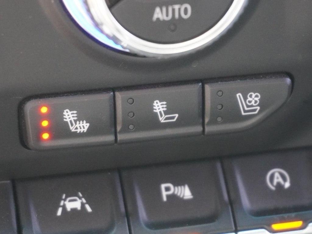 GMC Sierra 1500 4WD Crew Cab 147" Denali 2019