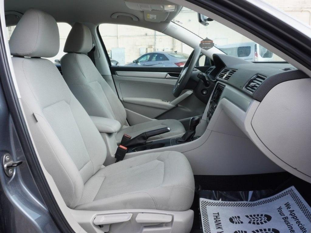 Volkswagen Passat 4dr Sdn 1.8T Auto S 2016