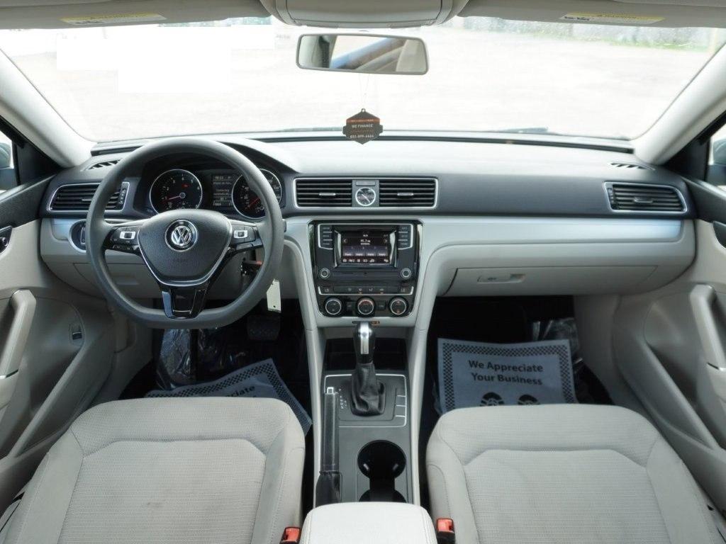 Volkswagen Passat 4dr Sdn 1.8T Auto S 2016